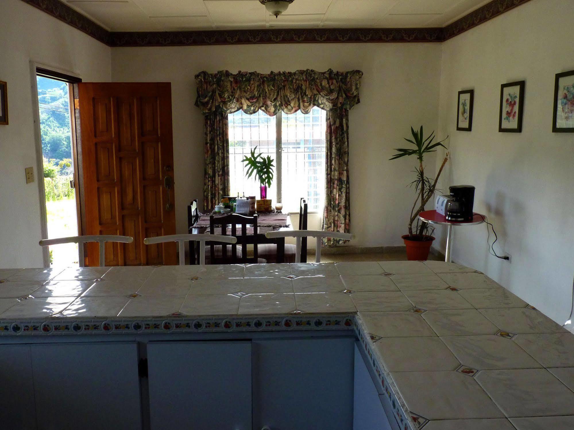 Autana Bed & Breakfast 下博克特 外观 照片