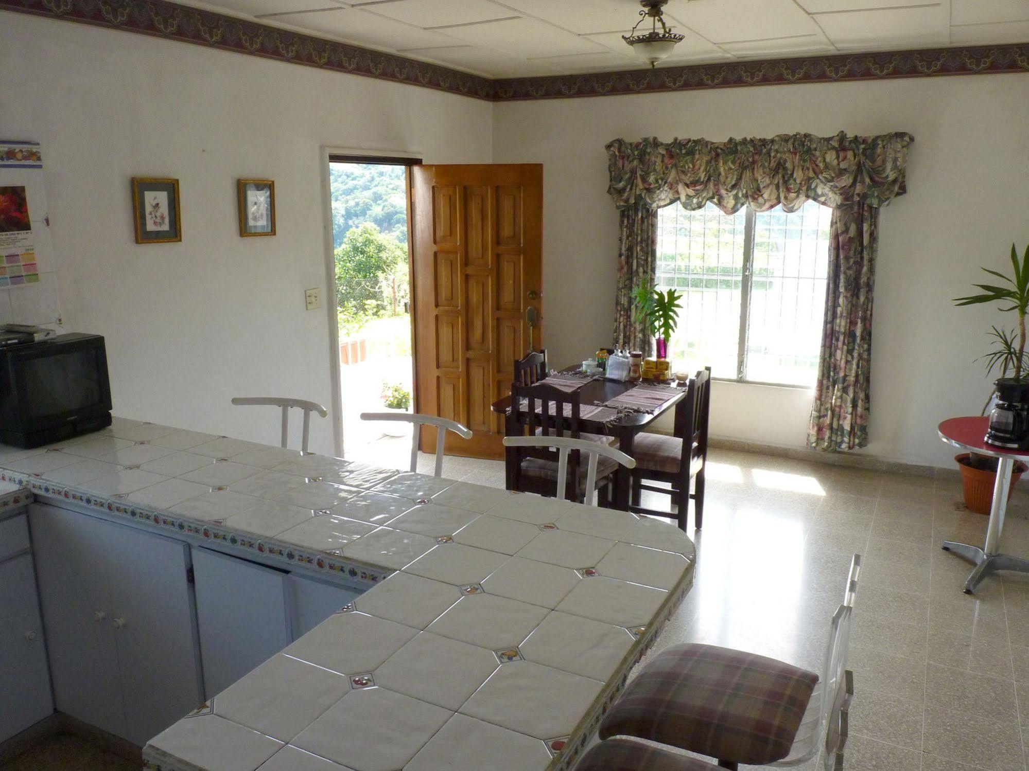 Autana Bed & Breakfast 下博克特 外观 照片